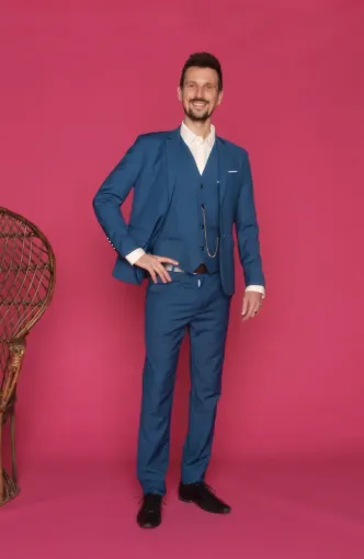 Costumes de marié bleu canard : l’élégance audacieuse chez Robe de Cœur à Albi 💙, Albi, Robe de Cœur