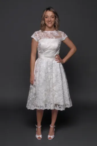 Robes de mariée courtes : l’élégance légère et moderne chez Robe de Cœur à Albi, Albi, Robe de Cœur