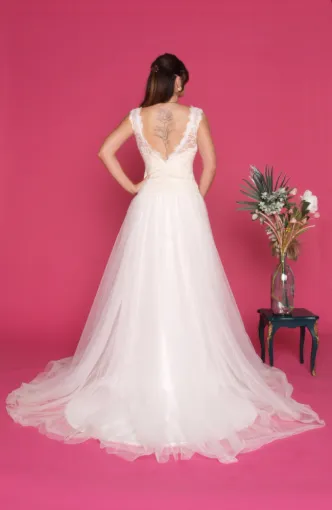 Robes de mariée avec dos nu plongeant : élégance et séduction chez Robe de Cœur à Albi, Albi, Robe de Cœur