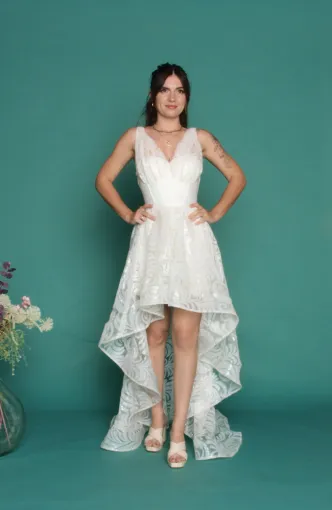 Robes de mariée courte : élégance et modernité pour les mariées de Rodez, Albi, Robe de Cœur