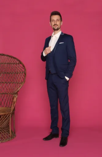 Costumes 3 pièces bleu marine : l’élégance intemporelle pour les mariés de Castres, Albi, Robe de Cœur