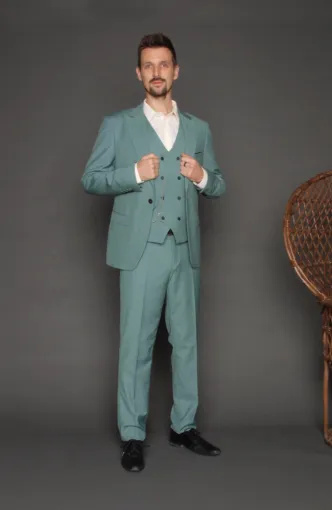 Costume 3 pièces vert sauge : une allure raffinée pour les mariés de Rodez, Albi, Robe de Cœur