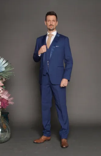 Costumes bleu roi pour futurs mariés de Montauban : élégance affirmée, Albi, Robe de Cœur