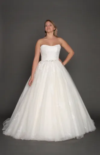 Robes de mariée princesse volumineuses à Albi : l'élégance d'un rêve, Albi, Robe de Cœur