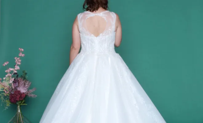 Les robes de marié·e·s à paillettes font briller les futur·e·s marié·e·s de Carmaux, Albi, Robe de Cœur