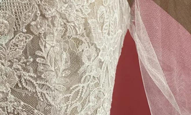 Les robes de marié·e·s à manches séduisent les futur·e·s marié·e·s de Graulhet, Albi, Robe de Cœur