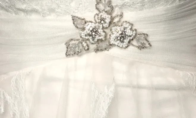 Robes de mariée en dentelle : la beauté intemporelle signée Robe de Cœur à Albi 🤍, Albi, Robe de Cœur