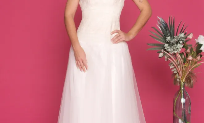 Robes de mariée avec dos nu plongeant : élégance et séduction chez Robe de Cœur à Albi, Albi, Robe de Cœur